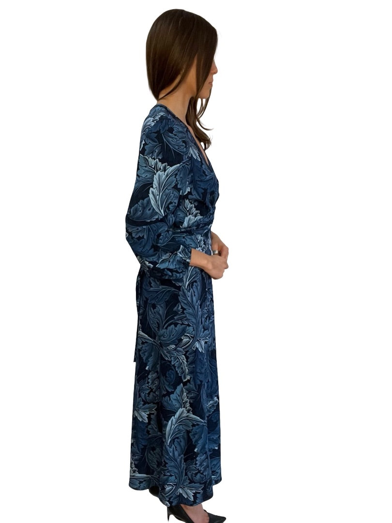 Scanlan Theodore Blue Leaf Print V Neck Dress. Size: 8