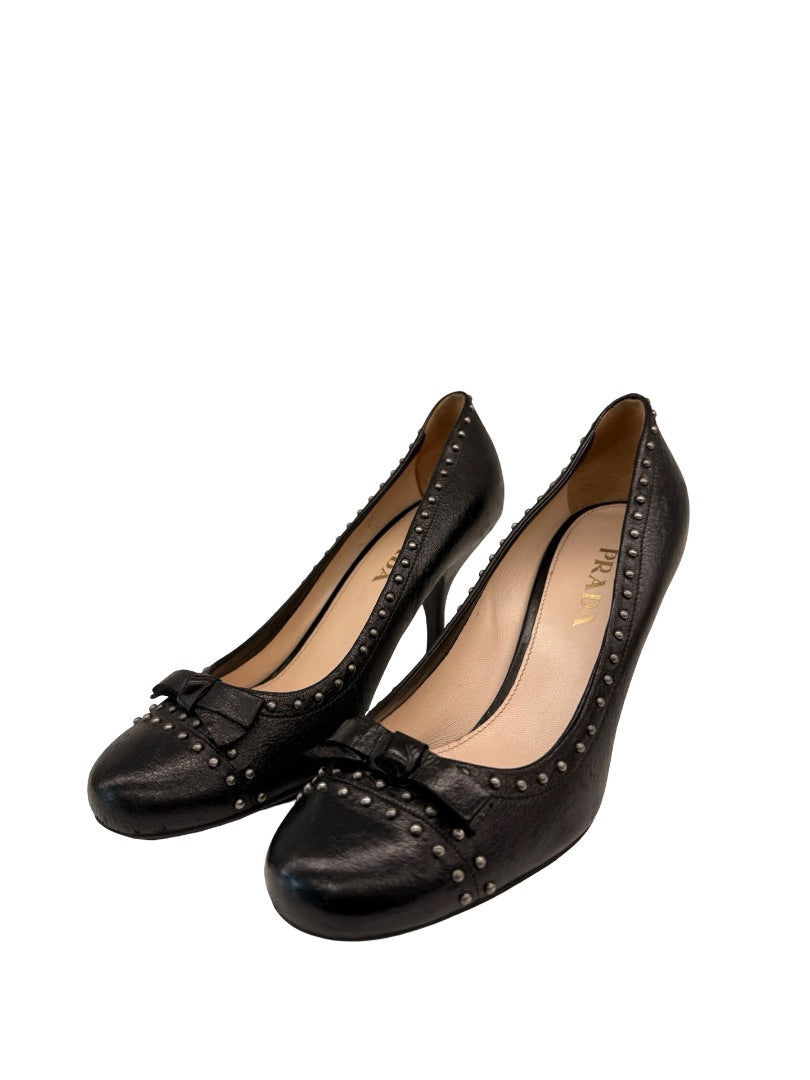 Prada Black Studded Bow Heels. Size: 36.5