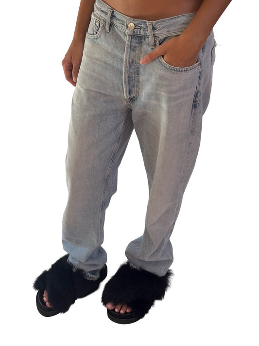 Citizens of Humanity Light Wash 'Charlotte High Rise Straight' Jean. Size: 28