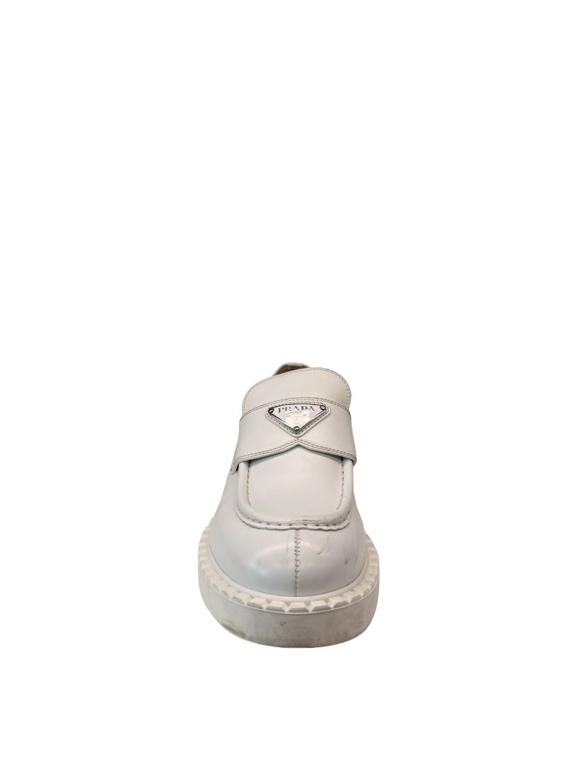 Prada White Leather Slip On Loafers. Size: 39