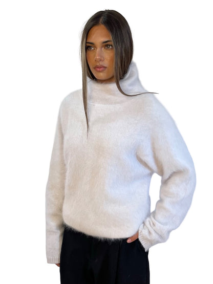 Antalya Frost Pink Mohair Turtleneck. Size: S