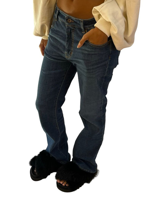 Weekend MaxMara Blue Wash Slim Jean. Size: 8-10