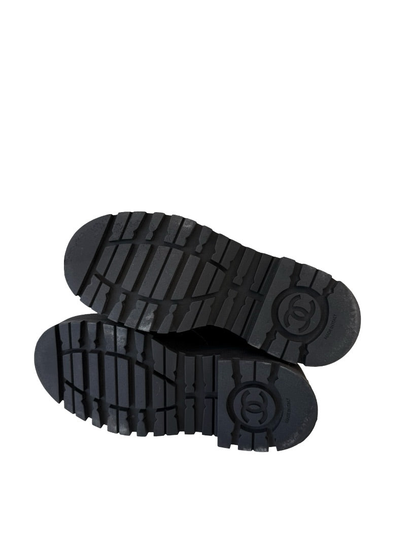 Chanel Black Lambskin Quilted Platform Lace Up Combat Boots. Size: 37.5 C