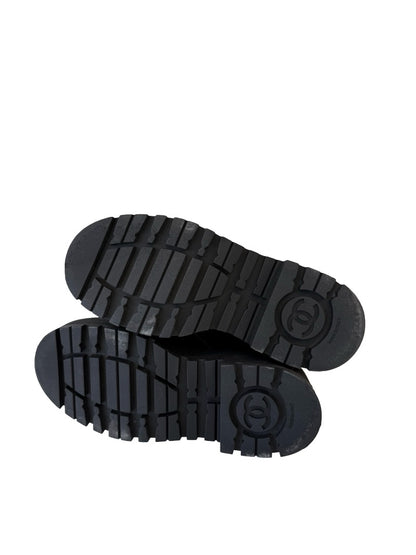 Chanel Black Lambskin Quilted Platform Lace Up Combat Boots. Size: 37.5 C