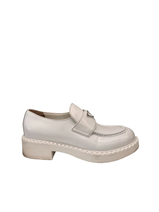 Prada White Leather Slip On Loafers. Size: 39