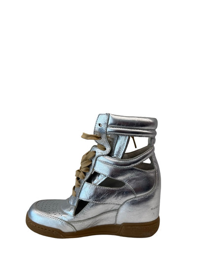 Marc Jacobs Silver Metallic High Top Heeled Sneaker. Size: 37