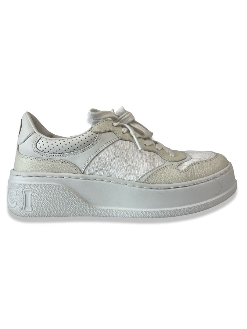 Gucci Cream Chunky Sneaker w/ GG. Size: 38