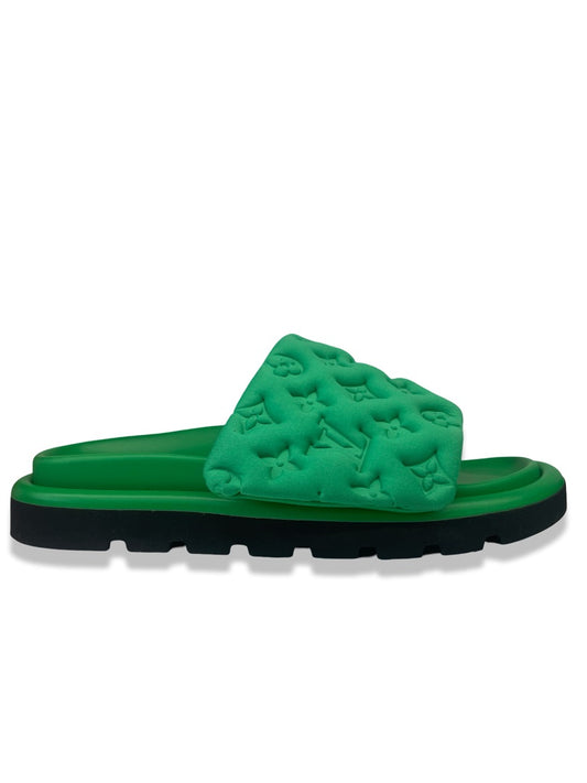Louis Vuitton Green Technical Fabric Embossed Monogram Pool Pillow Comfort Slides. Size: 40