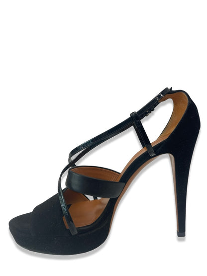 Gucci Black Suede Platform Heel w/ Patent Strap. Size: 40