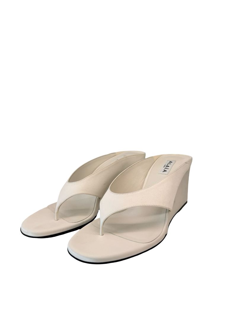 Alaia White Satin Thong Wedges. Size: 38