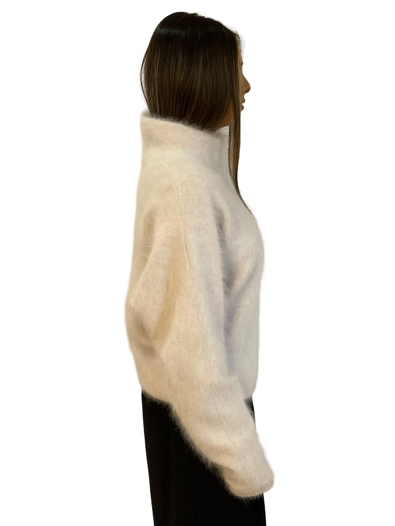 Antalya Frost Pink Mohair Turtleneck. Size: S