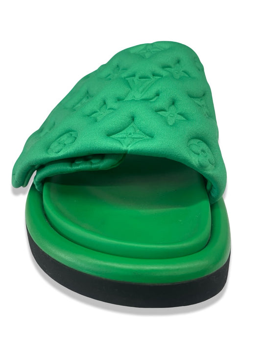 Louis Vuitton Green Technical Fabric Embossed Monogram Pool Pillow Comfort Slides. Size: 40