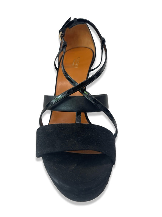 Gucci Black Suede Platform Heel w/ Patent Strap. Size: 40